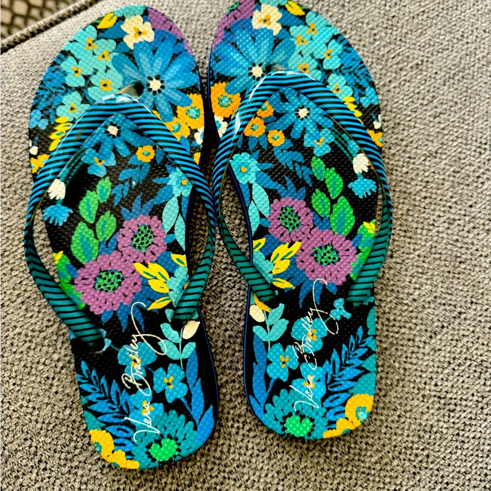 Vera Bradley Flip Flops SZ 8 EUC BLUE